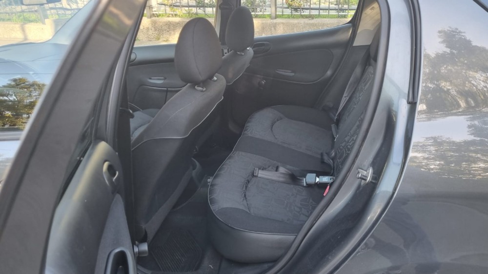 Peugeot 207 Compact XS 1.9 D — foto 3